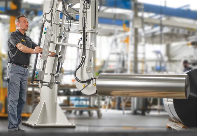 STRÖDTER Handhabungs-Manipulator zum Handling von Rollen und Coils mit einem Coilgreifer
